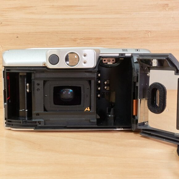 Canon Sure Shot Classic 120 Film Camera / 38-120mm Zoom Lens / Tested Working - Picture 9 of 9